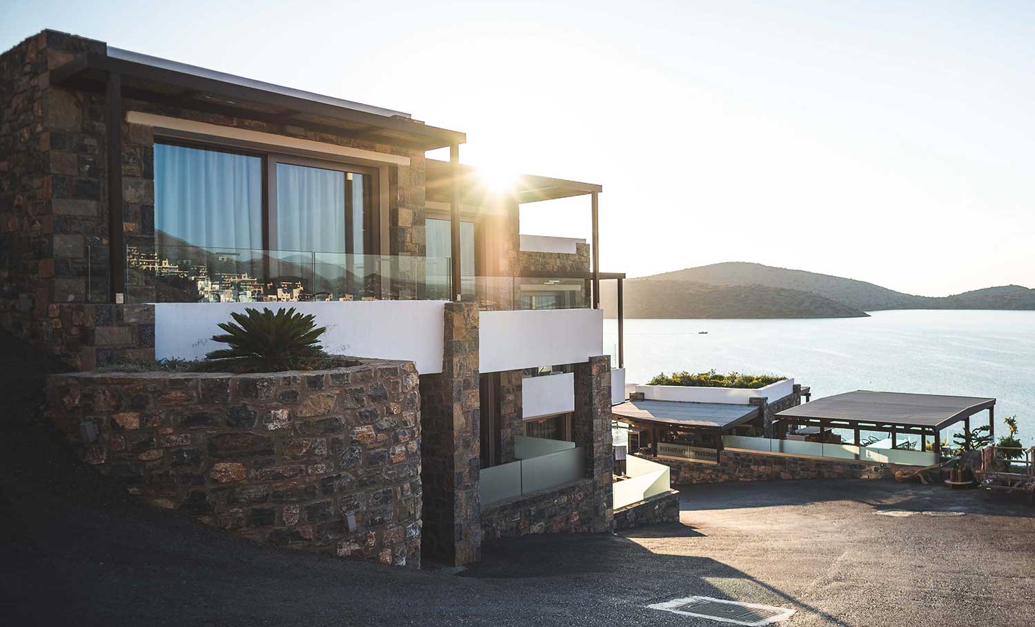 Choosing a heat pump due to no air duct